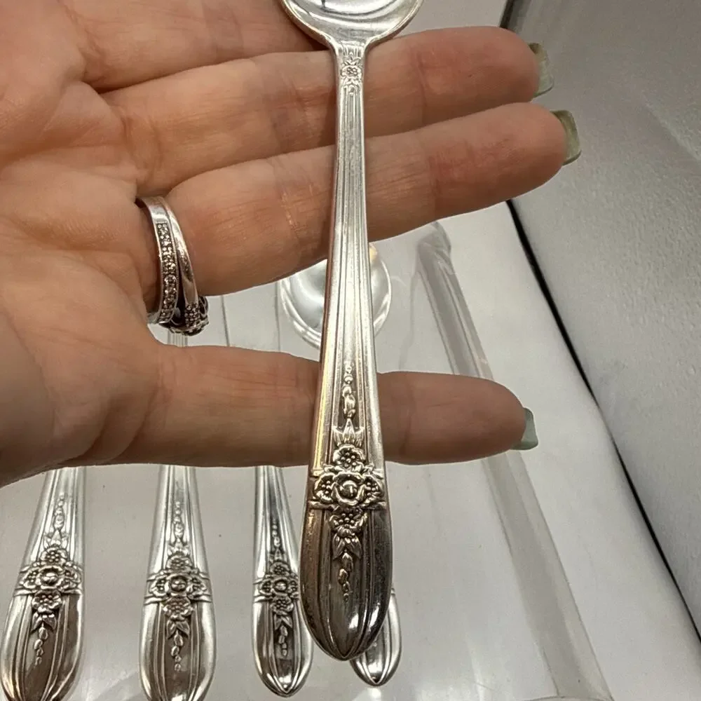 40-Piece Vintage Wm. Rogers Mfg. Co. Triumph Pattern Silverplate Flatware Set